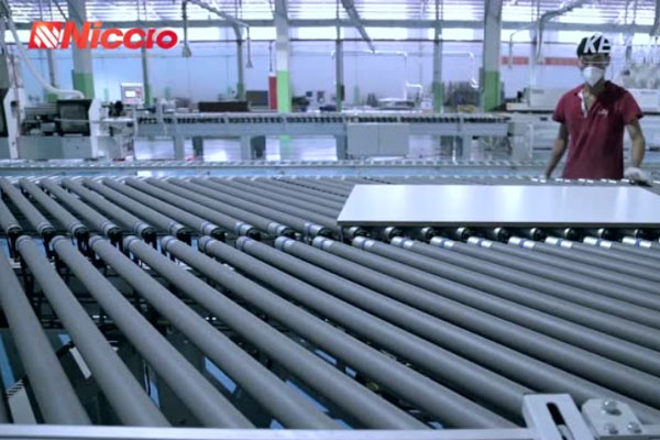 歷宏機械封邊機 家具廠現(xiàn)場運行實拍